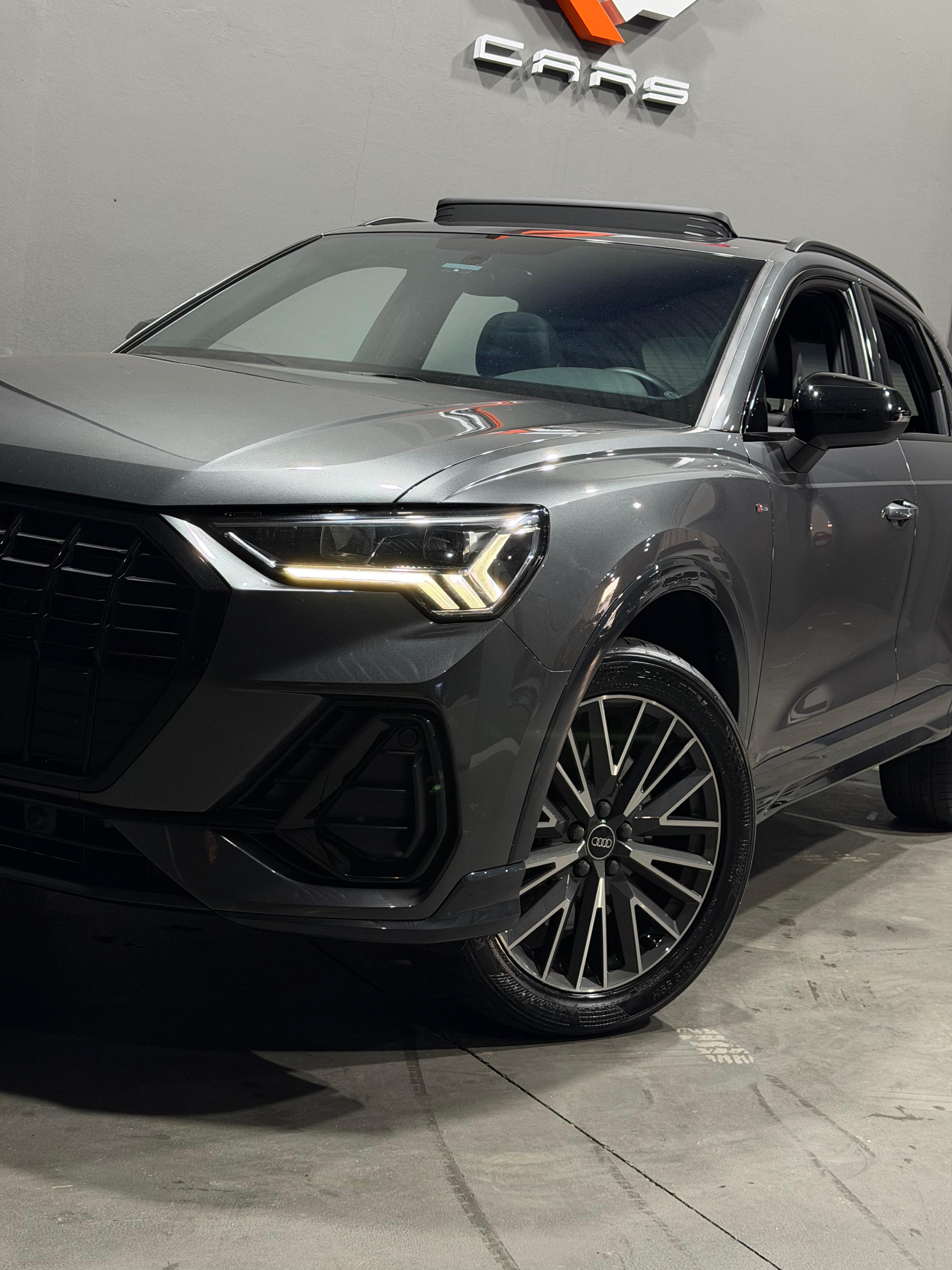 AUDI Q3 TFSI PERFORMANCE BLACK QUATTRO — foto 2