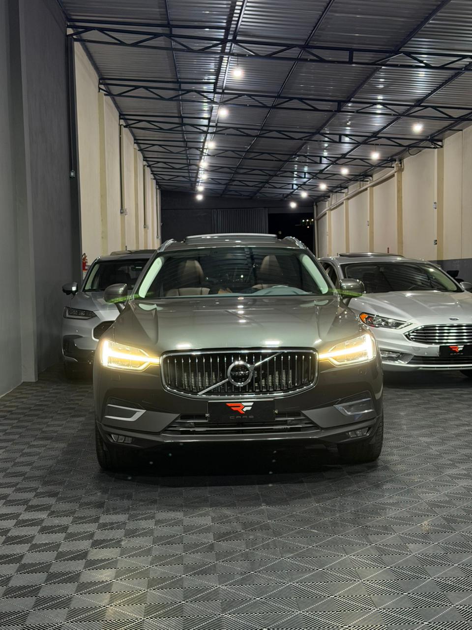 VOLVO XC60 T5 INSCRIPTION 2.0 TURBO AWD — foto 4