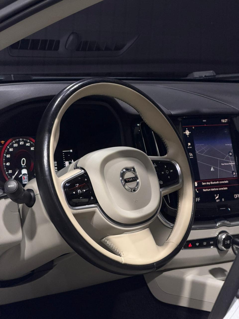 VOLVO XC60 T5 MOMENTUM 2.0 TURBO AWD — foto 16
