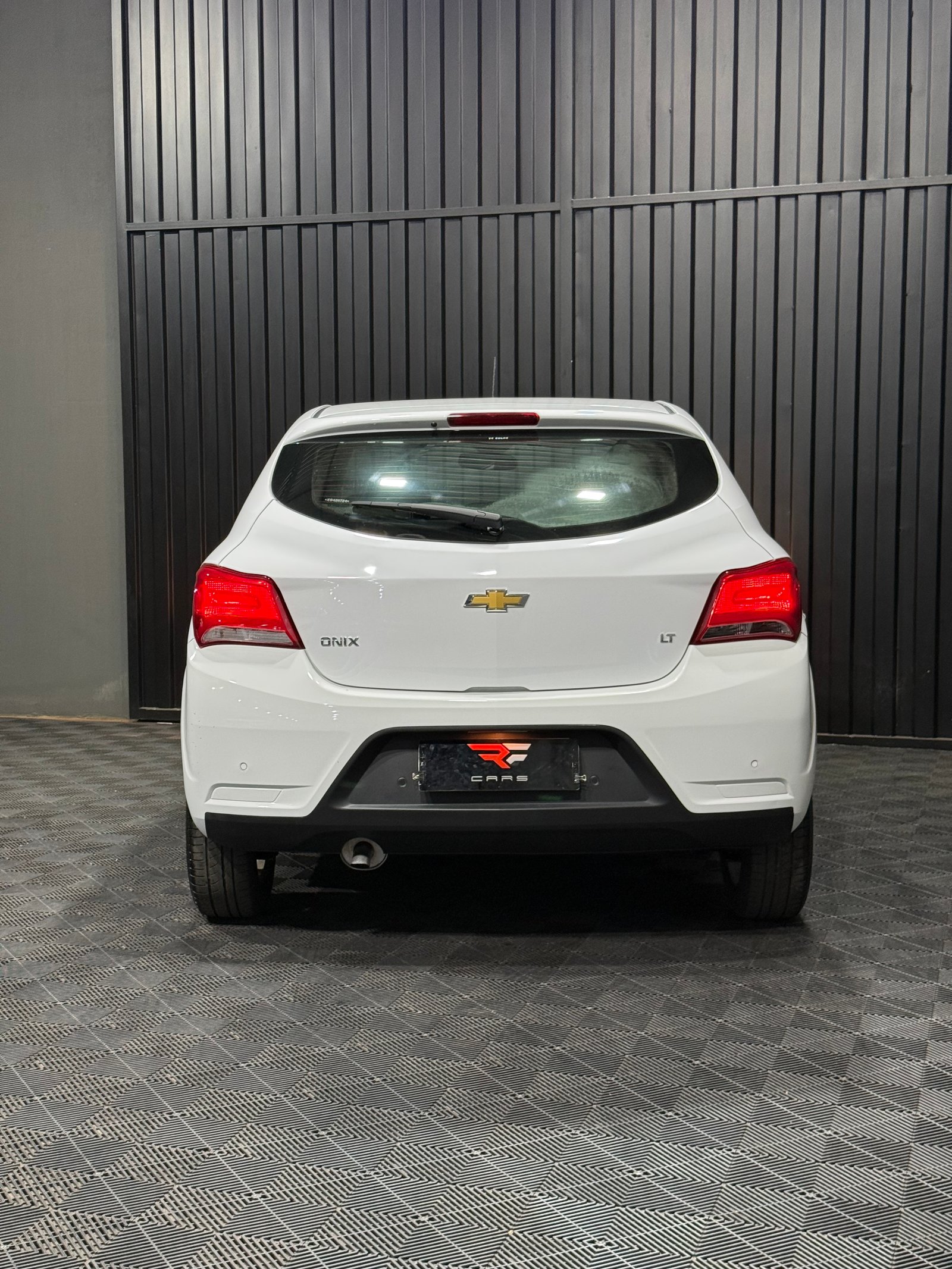 CHEVROLET ONIX LT 1.4 — foto 5