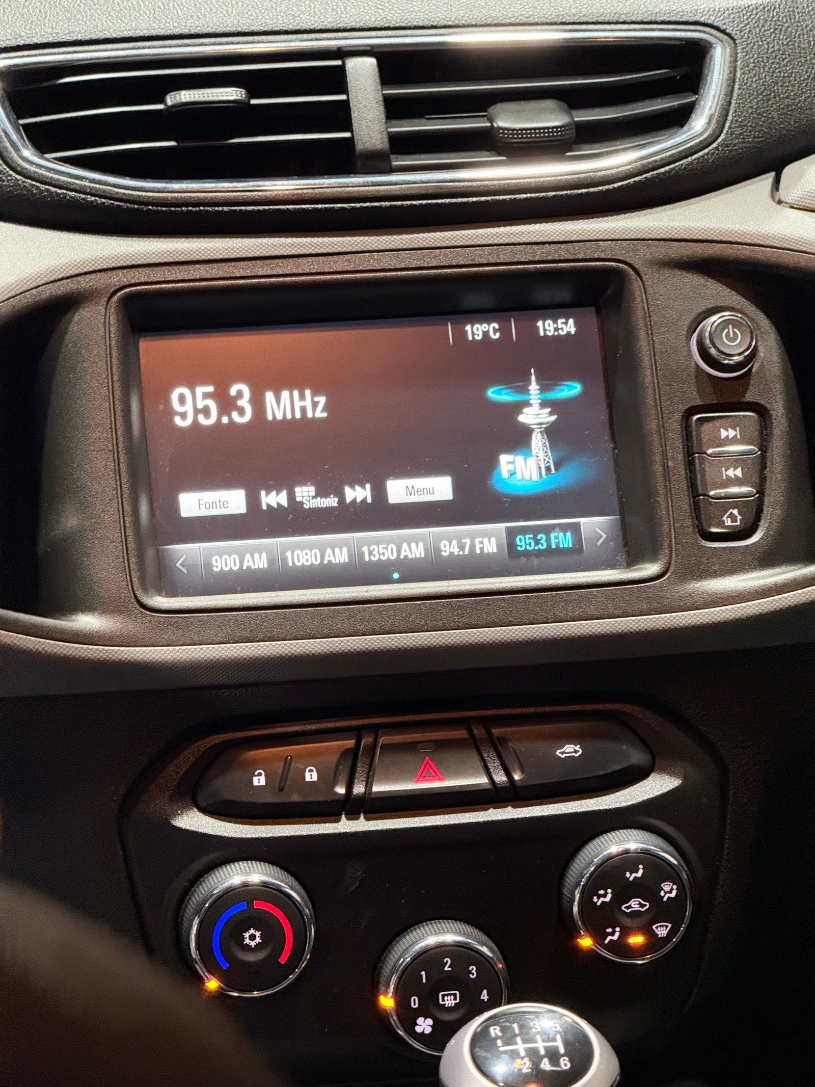 CHEVROLET ONIX LT 1.4 — foto 12