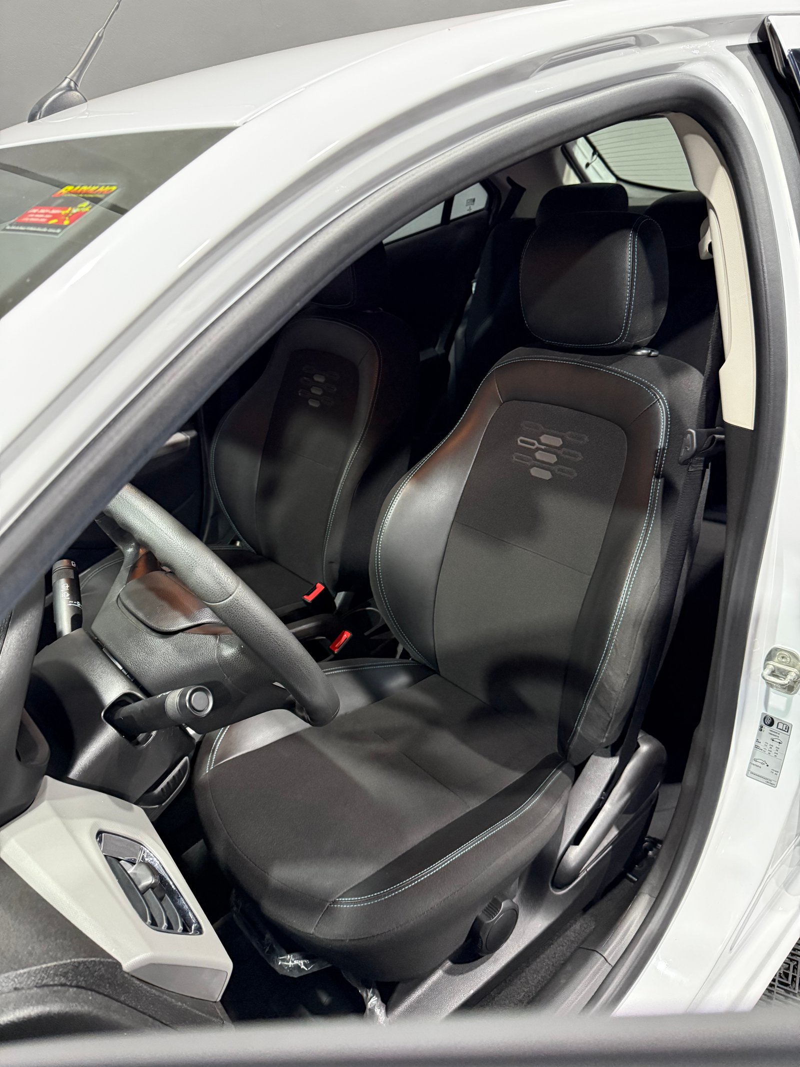 CHEVROLET ONIX LT 1.4 — foto 14