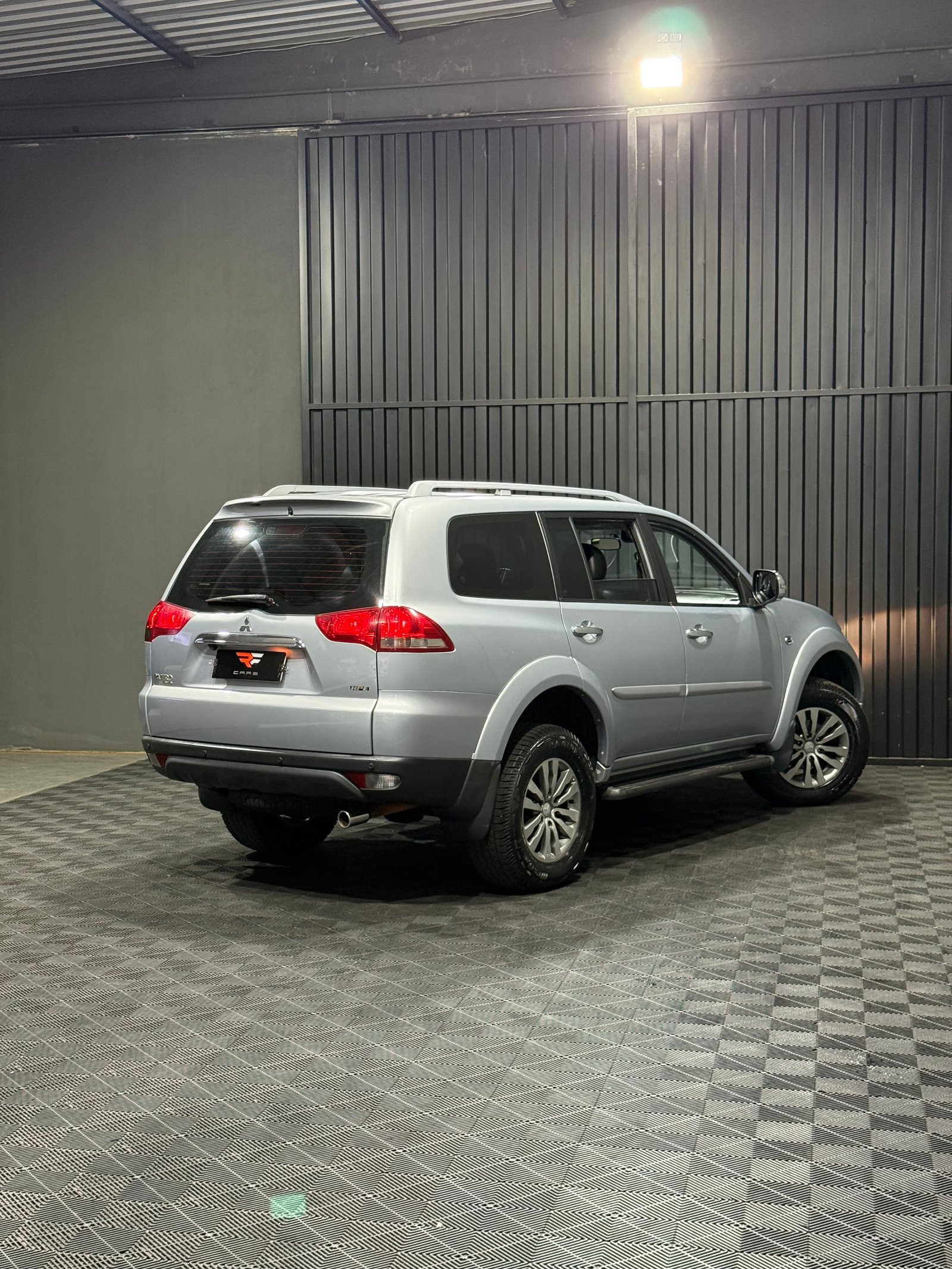 MITSUBISHI PAJERO HPE 3.5 V6 4x4 — foto 5