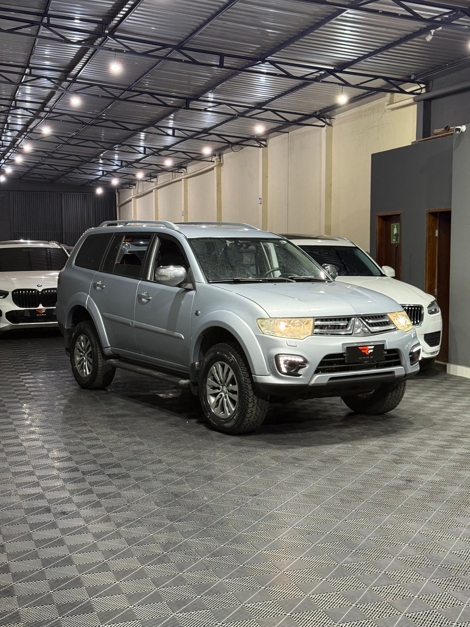 MITSUBISHI PAJERO HPE 3.5 V6 4x4 — foto 6