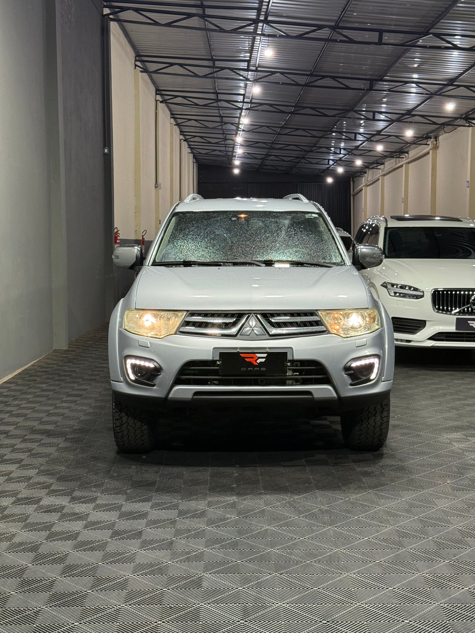 MITSUBISHI PAJERO HPE 3.5 V6 4x4 — foto 7