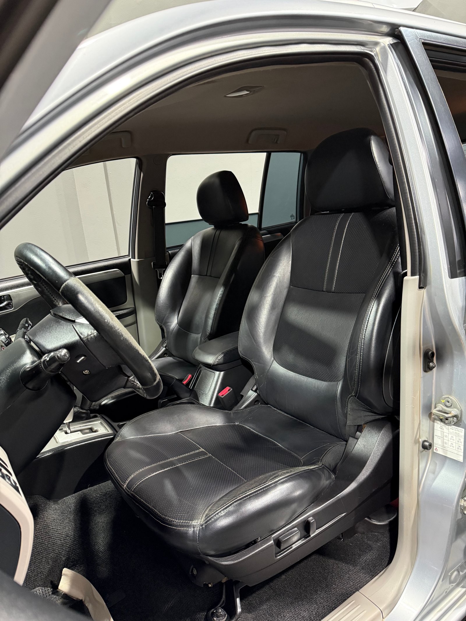 MITSUBISHI PAJERO HPE 3.5 V6 4x4 — foto 8