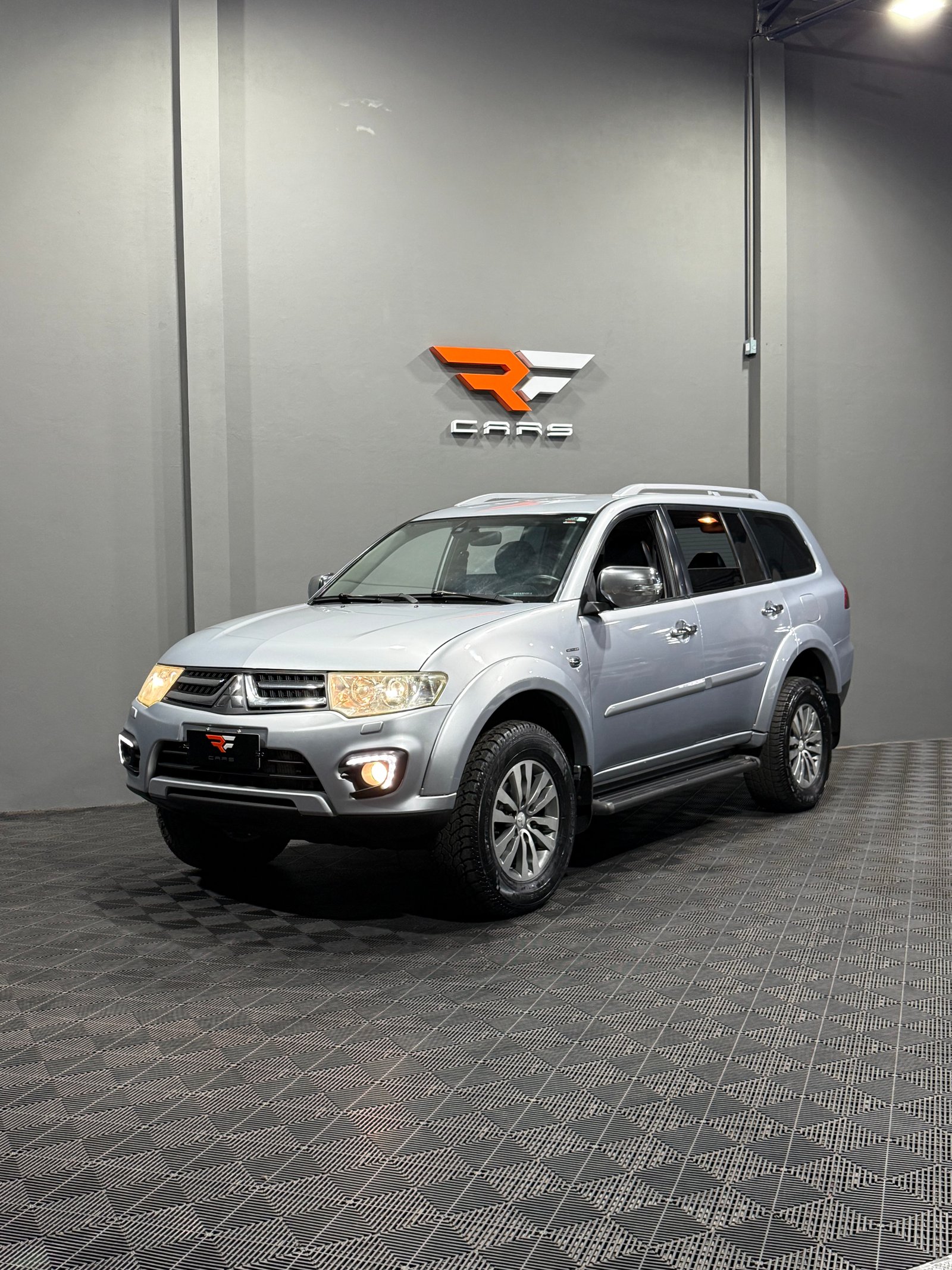 MITSUBISHI PAJERO HPE 3.5 V6 4x4 — foto 16