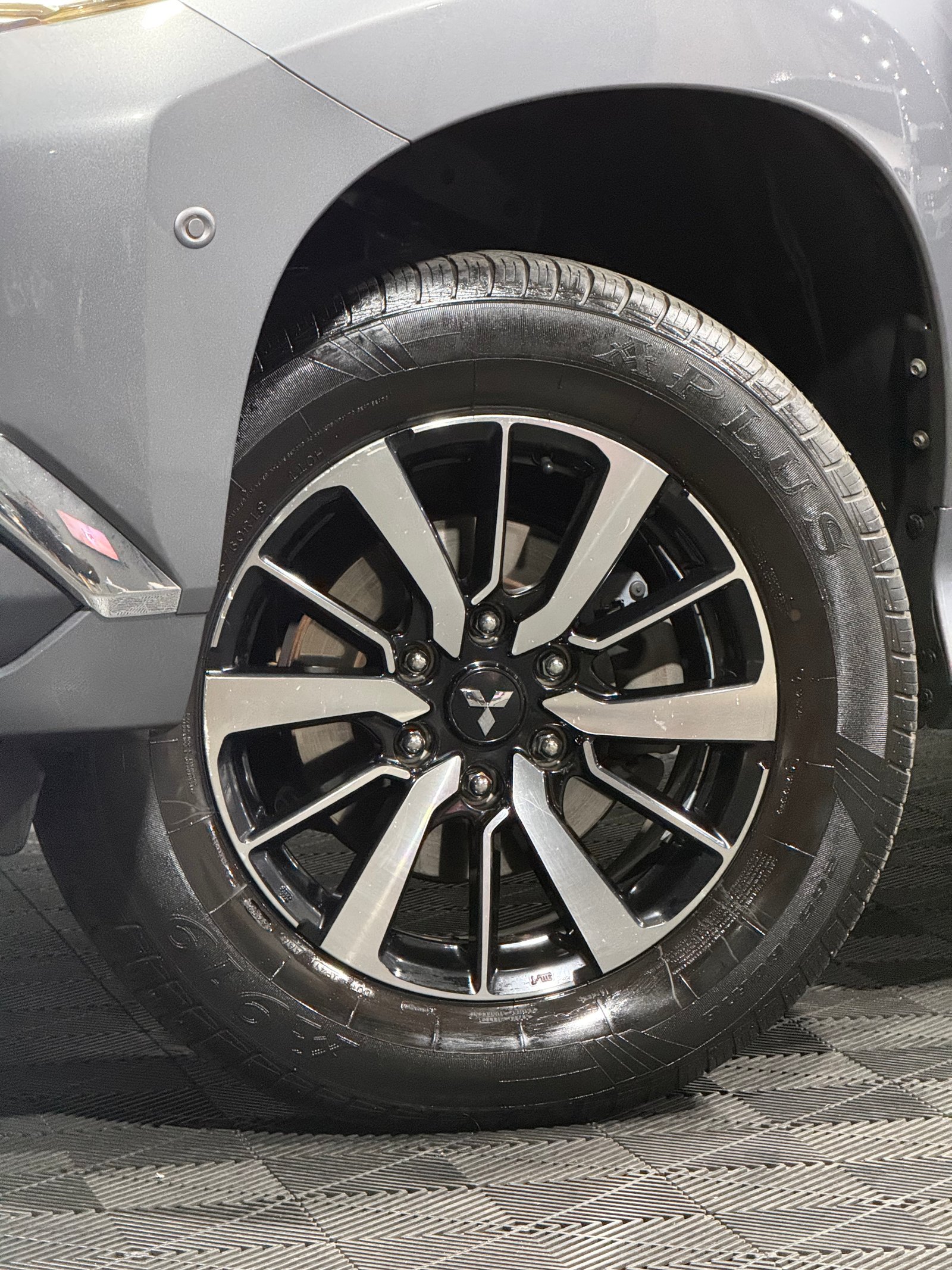 MITSUBISHI PAJERO SPORT HPE 2.4 TURBO DIESEL 4x4 — foto 3