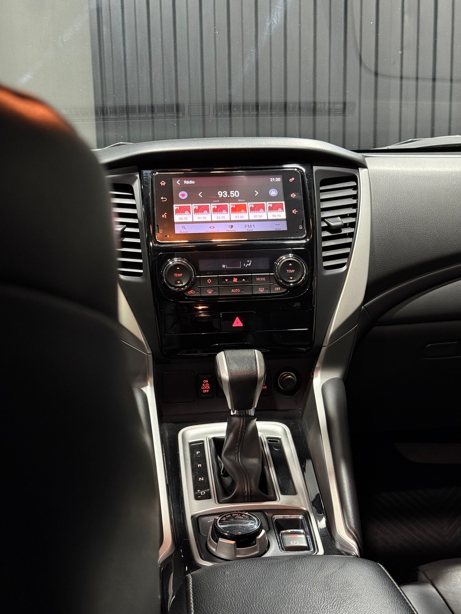 MITSUBISHI PAJERO SPORT HPE 2.4 TURBO DIESEL 4x4 — foto 11