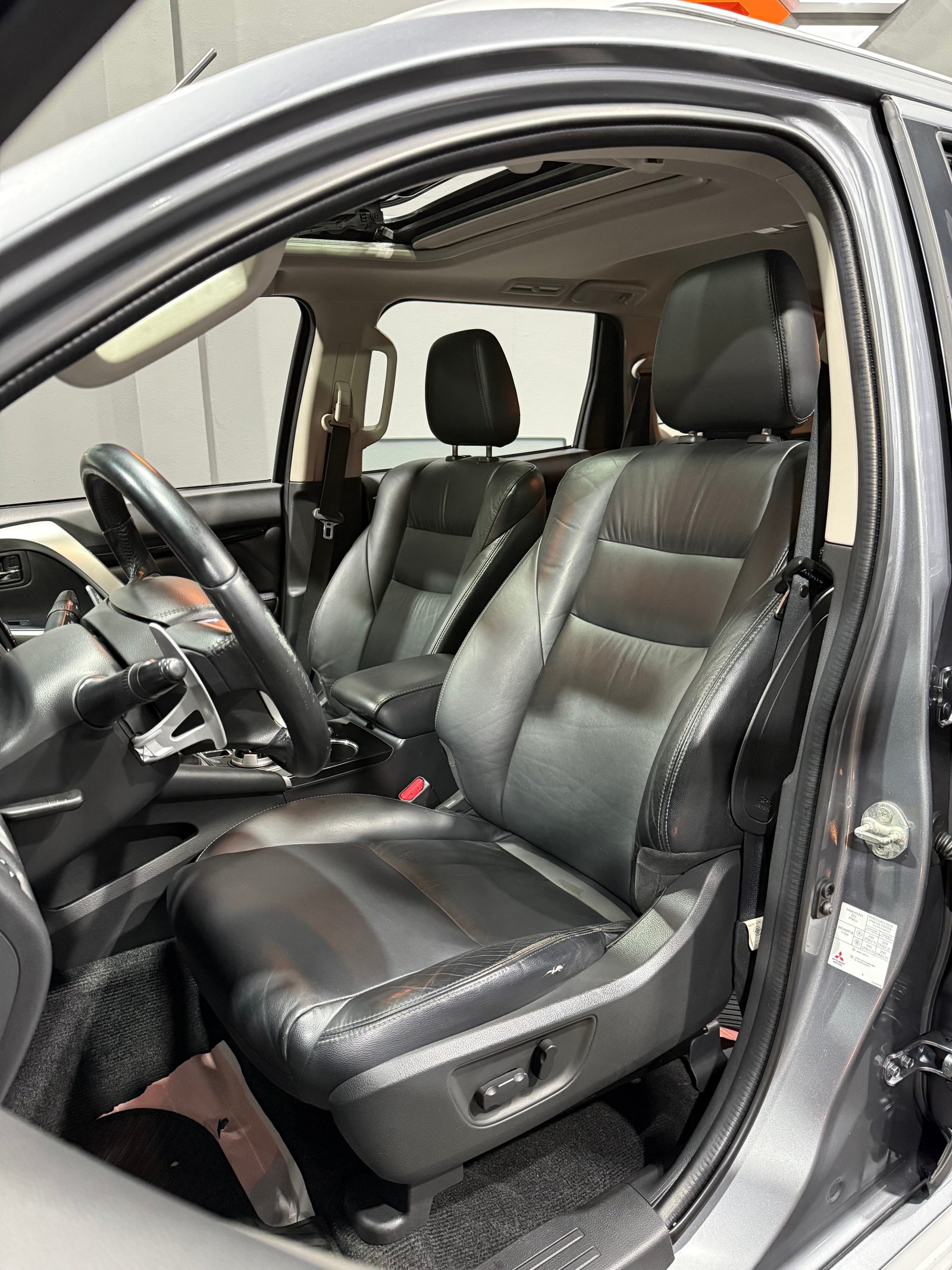 MITSUBISHI PAJERO SPORT HPE 2.4 TURBO DIESEL 4x4 — foto 13