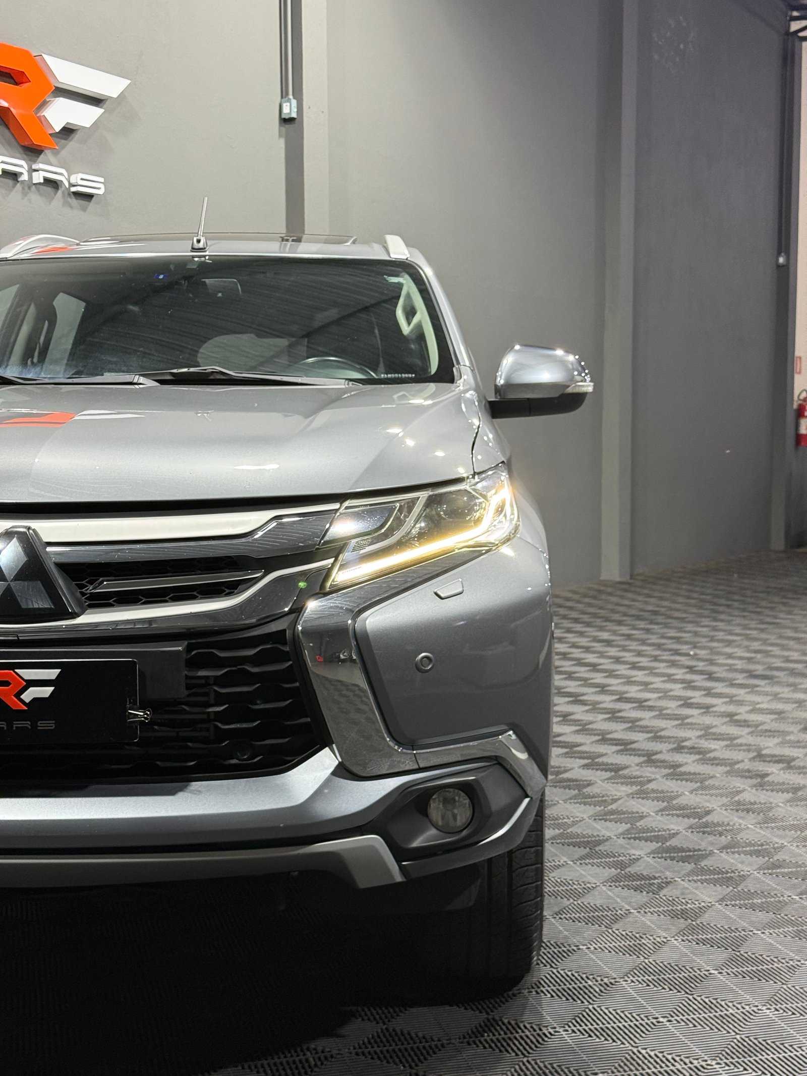 MITSUBISHI PAJERO SPORT HPE 2.4 TURBO DIESEL 4x4 — foto 16