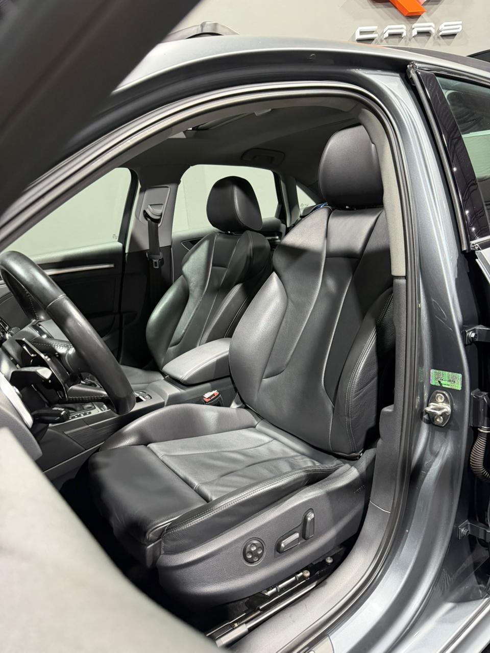 AUDI A3 PERFORMANCE BLACK 2.0 — foto 19