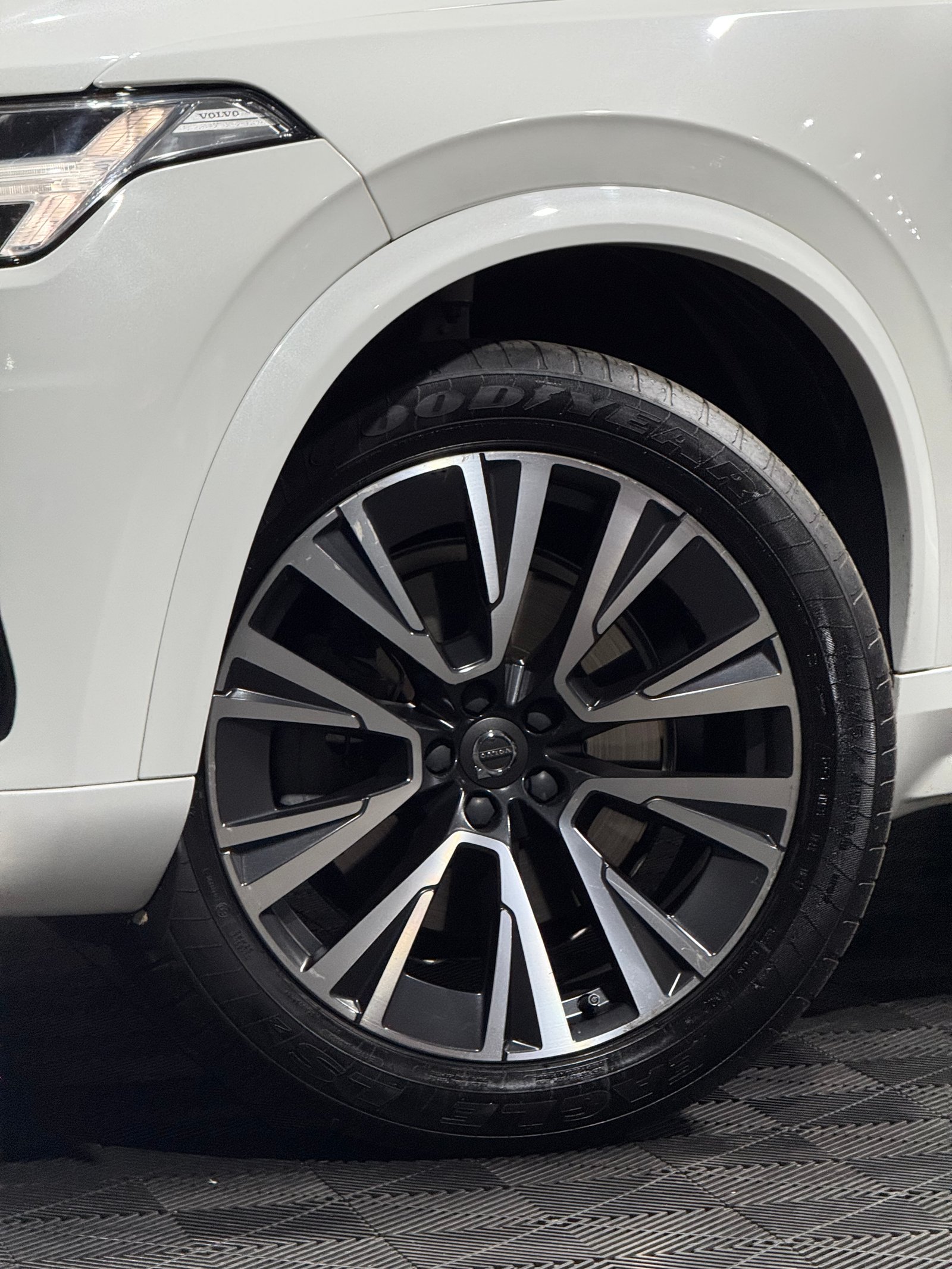 VOLVO XC90 T6 MOMENTUM — foto 3