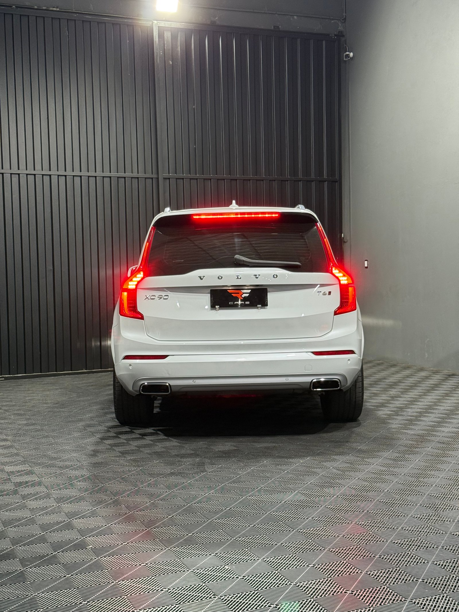 VOLVO XC90 T6 MOMENTUM — foto 5