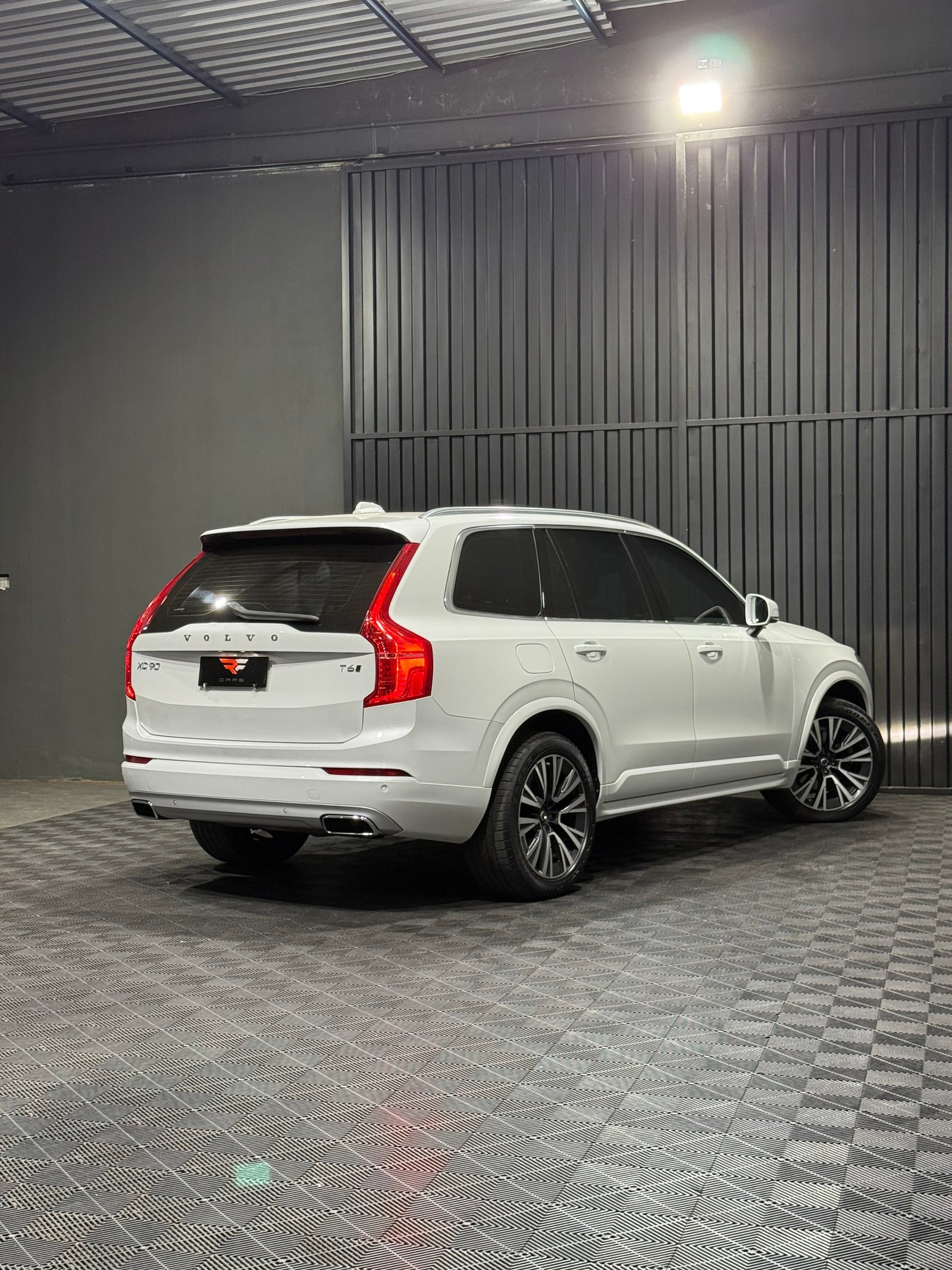 VOLVO XC90 T6 MOMENTUM — foto 6