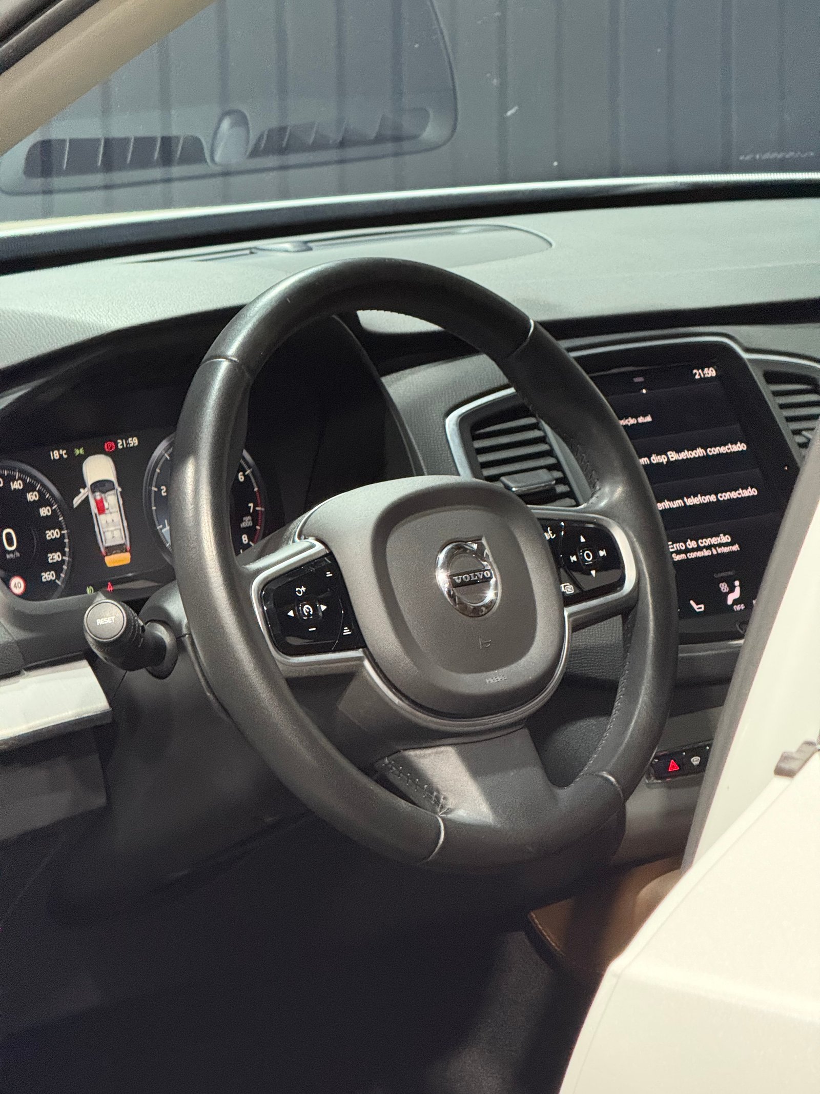 VOLVO XC90 T6 MOMENTUM — foto 10