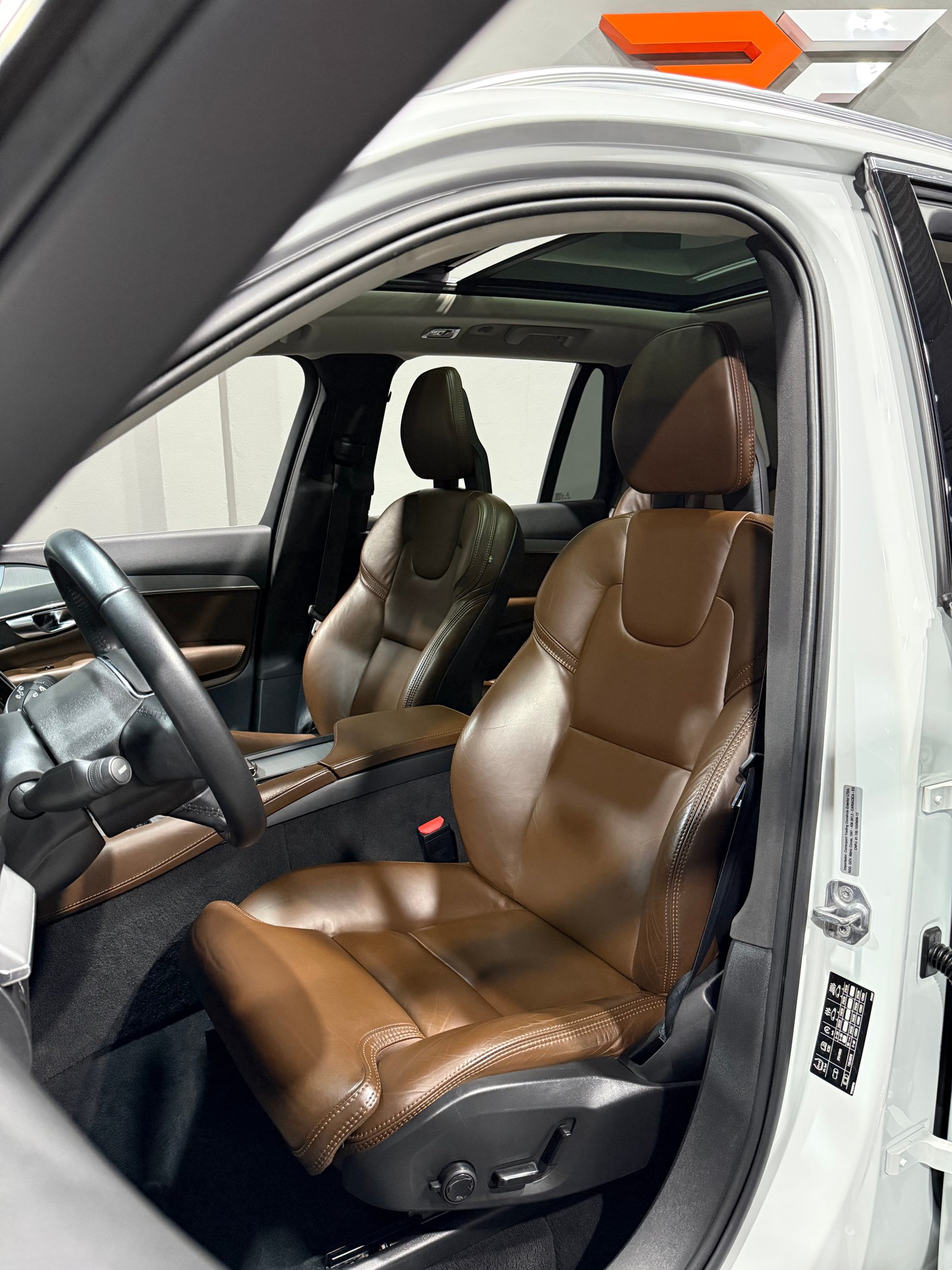 VOLVO XC90 T6 MOMENTUM — foto 13