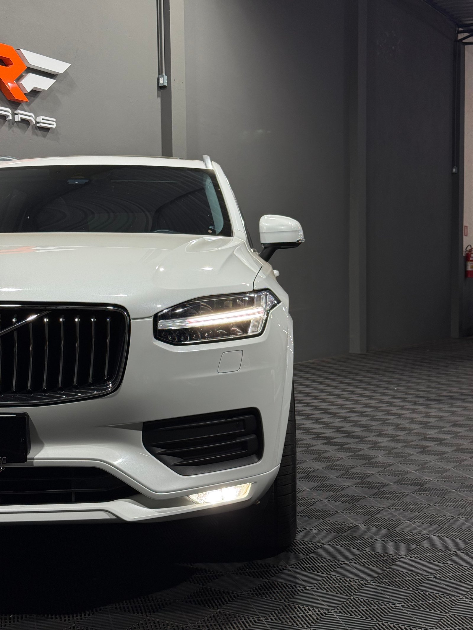 VOLVO XC90 T6 MOMENTUM — foto 16