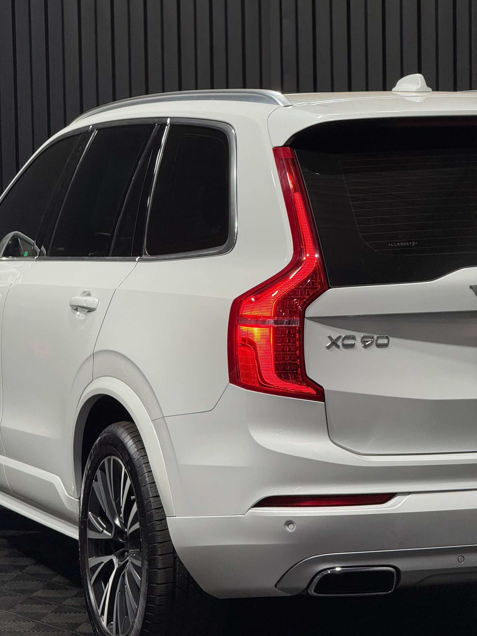 VOLVO XC90 T6 MOMENTUM — foto 17