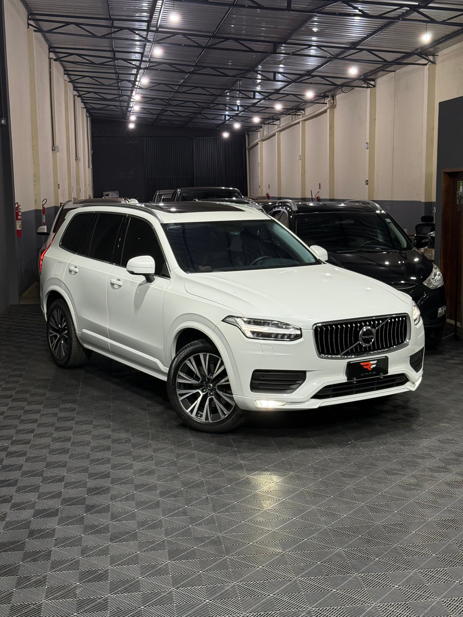 VOLVO XC90 T6 MOMENTUM — foto 18
