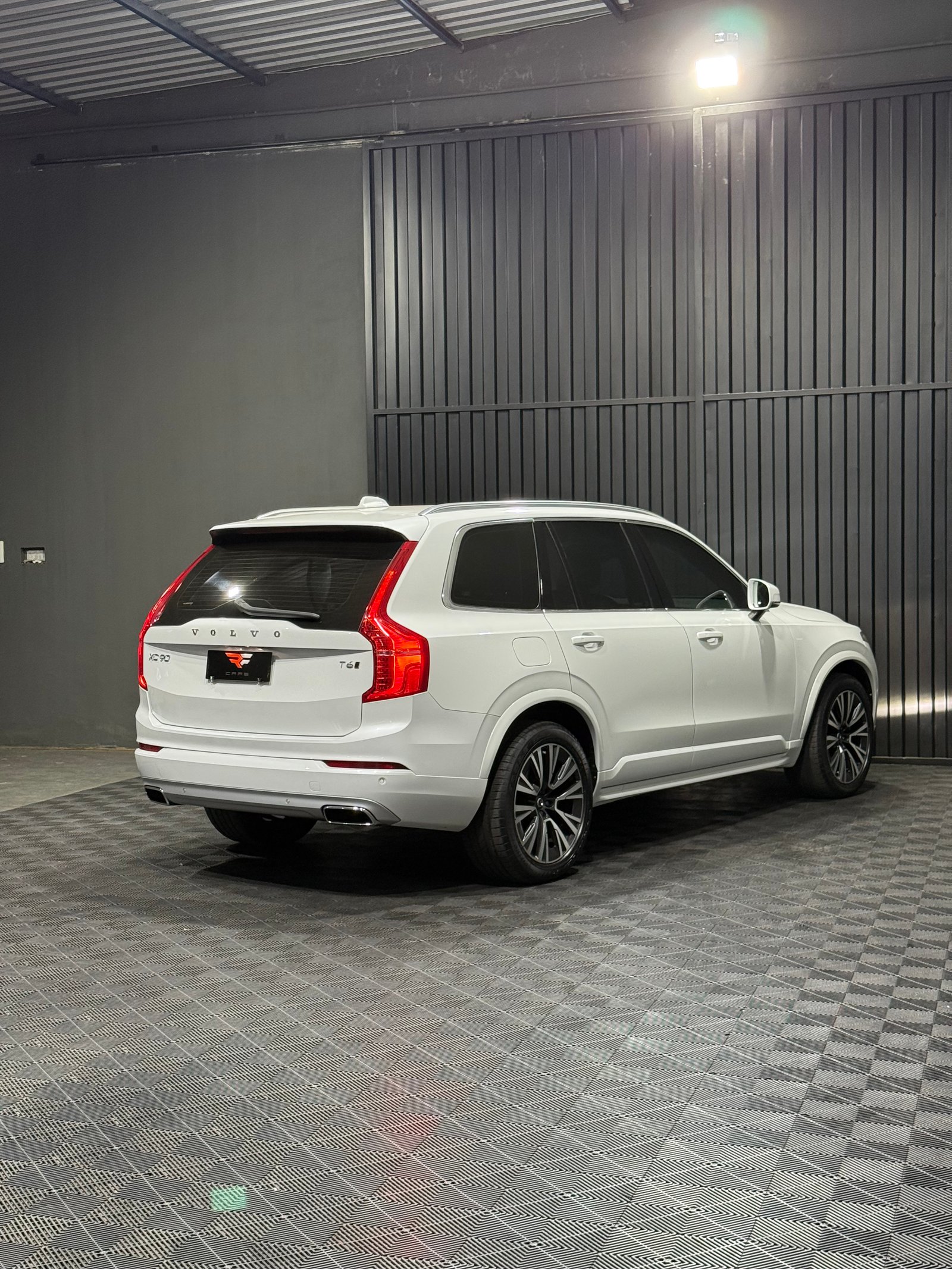 VOLVO XC90 T6 MOMENTUM — foto 20