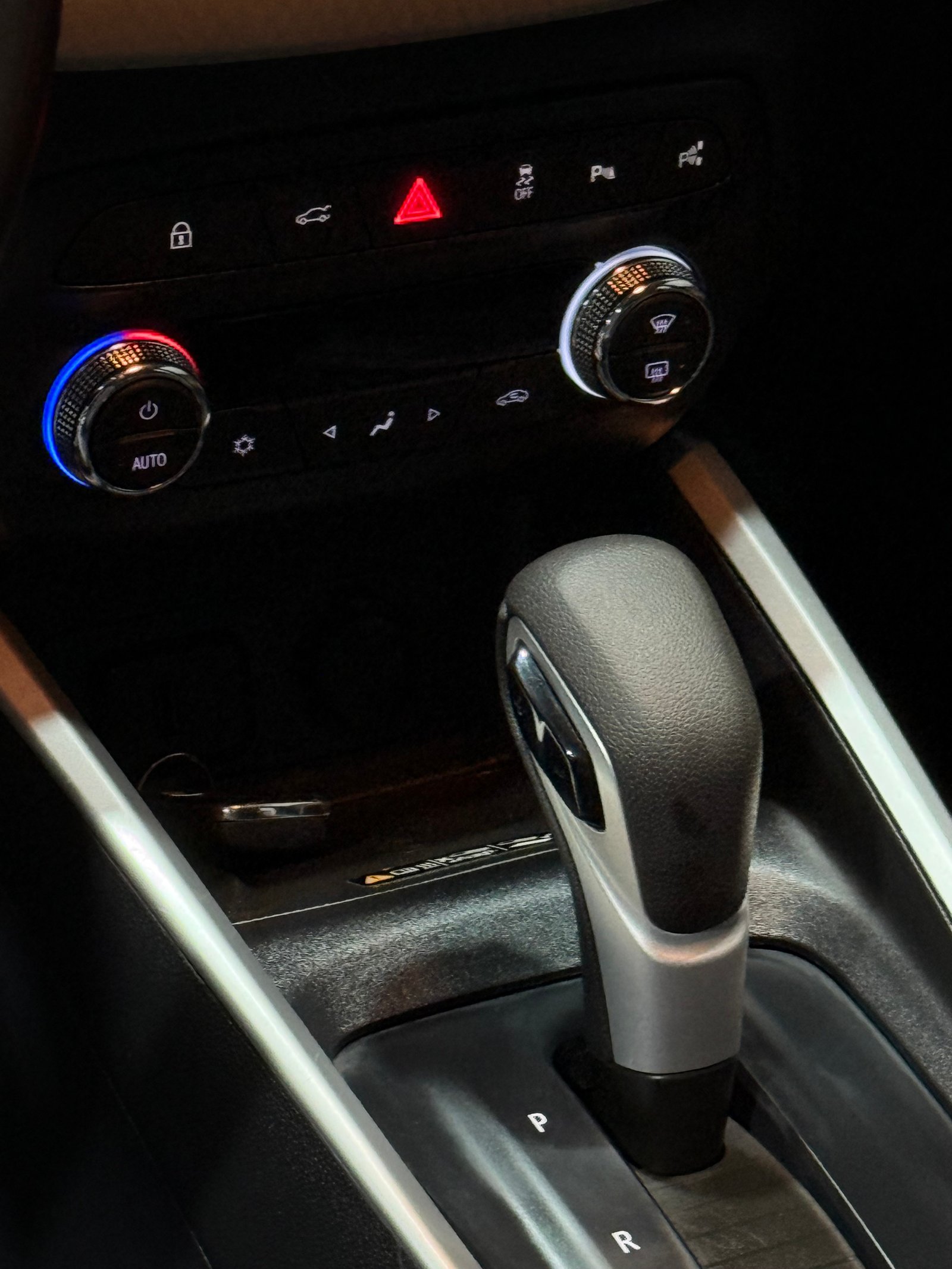 CHEVROLET ONIX PREMIERll TURBO — foto 13