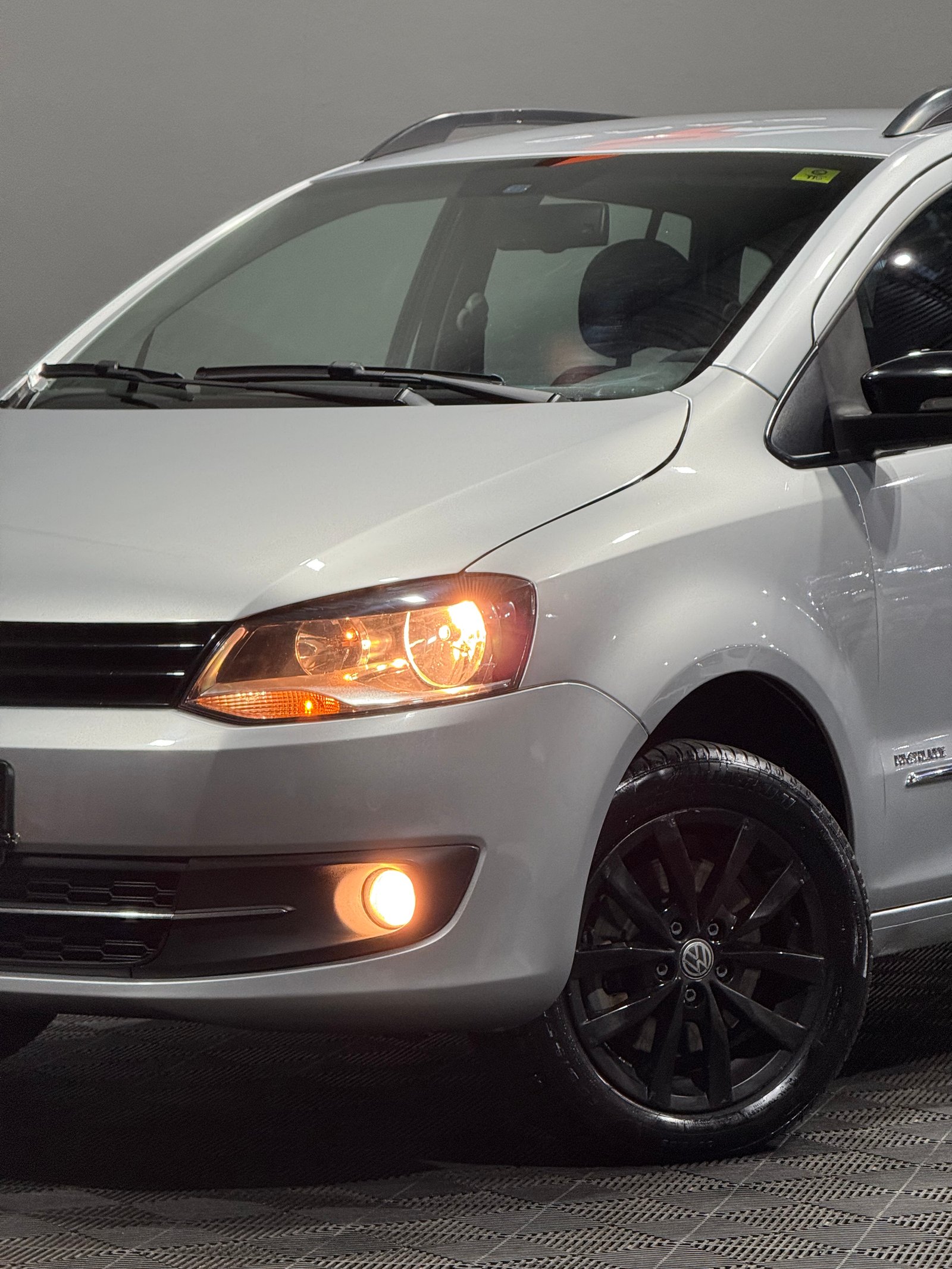 VW SPACEFOX HIGHLINE — foto 2