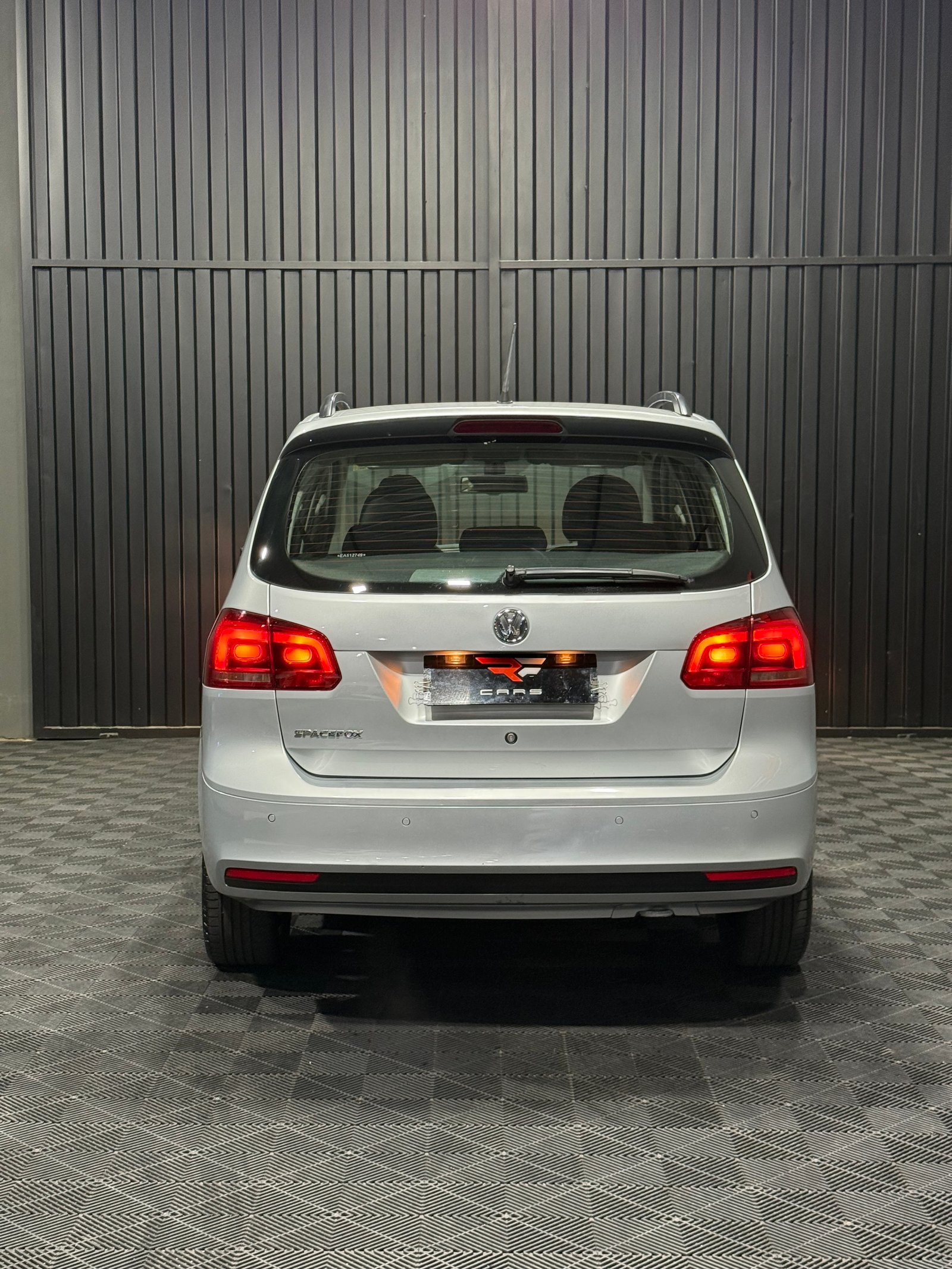 VW SPACEFOX HIGHLINE — foto 5