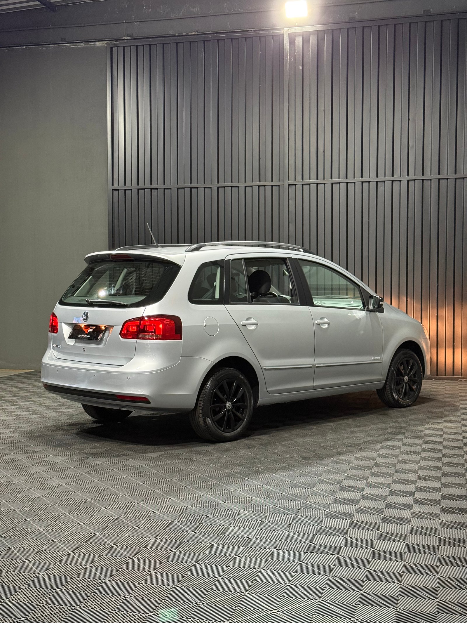 VW SPACEFOX HIGHLINE — foto 6