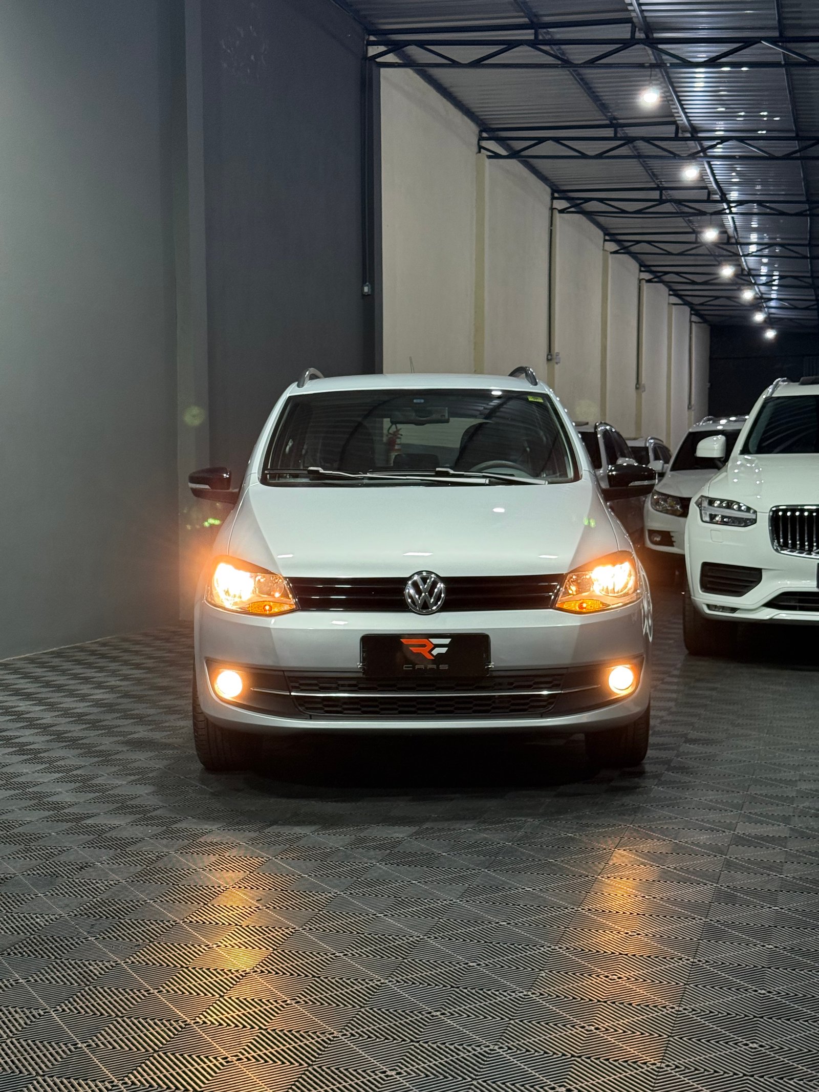 VW SPACEFOX HIGHLINE — foto 8