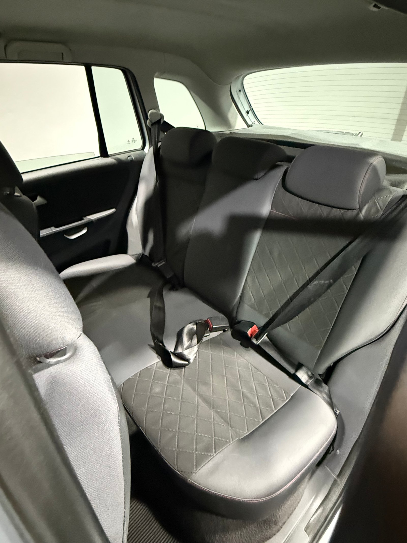 VW SPACEFOX HIGHLINE — foto 15