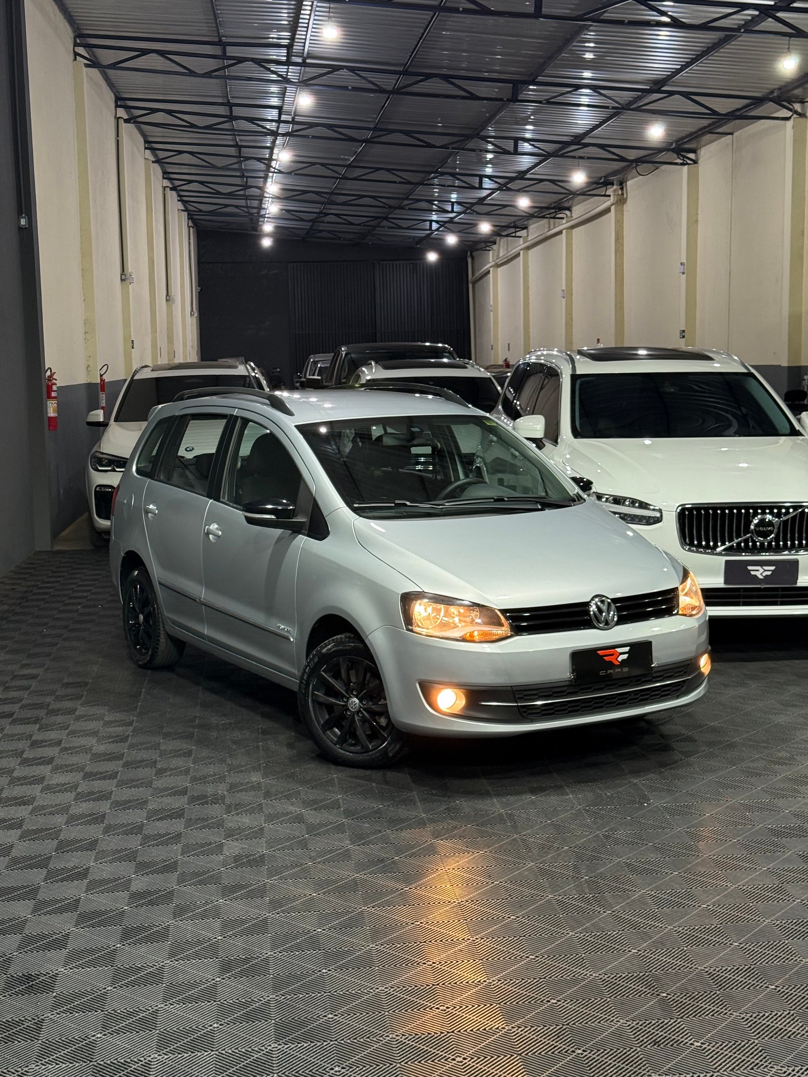 VW SPACEFOX HIGHLINE — foto 19