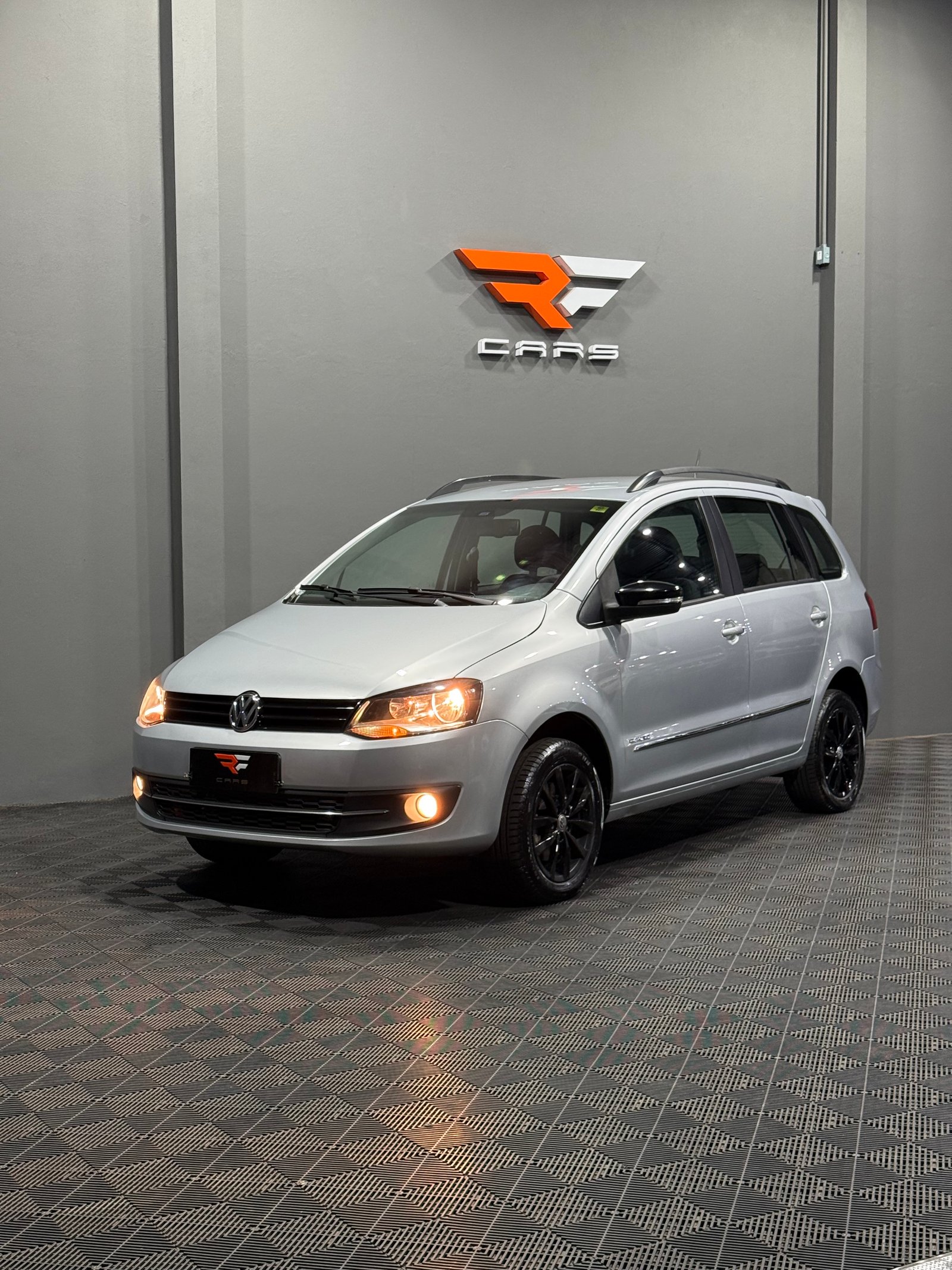 VW SPACEFOX HIGHLINE — foto 20