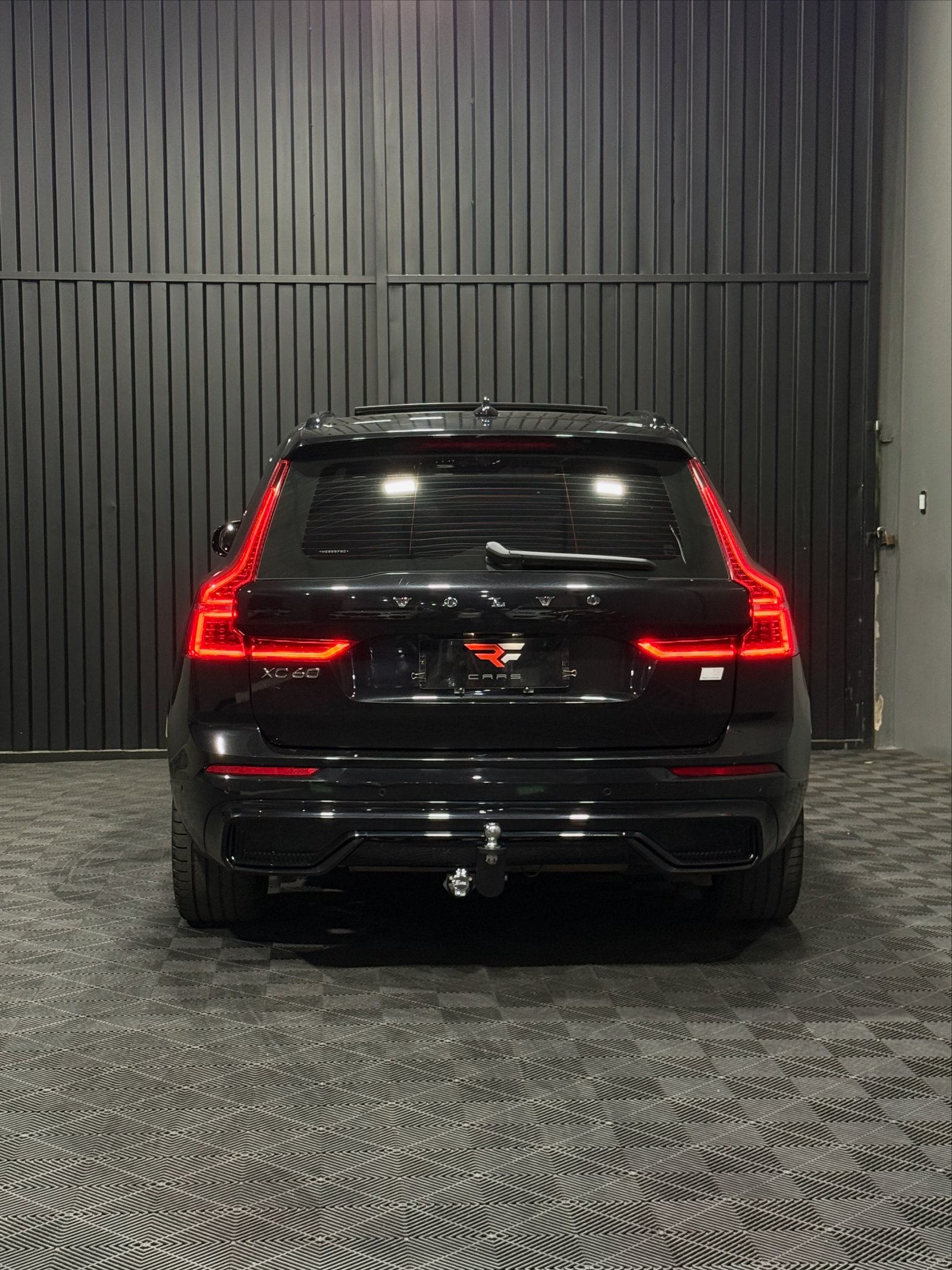 VOLVO XC60 T-8 R-DESIGN 2.0 — foto 4