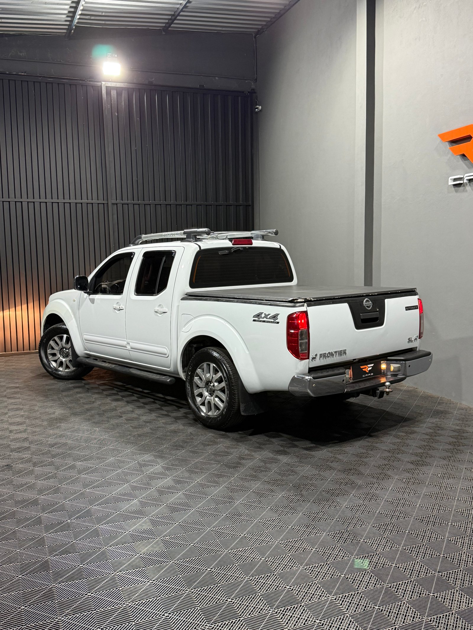 NISSAN FRONTIER SL CD 2.5 TURBO DIESEL 4X4 — foto 19