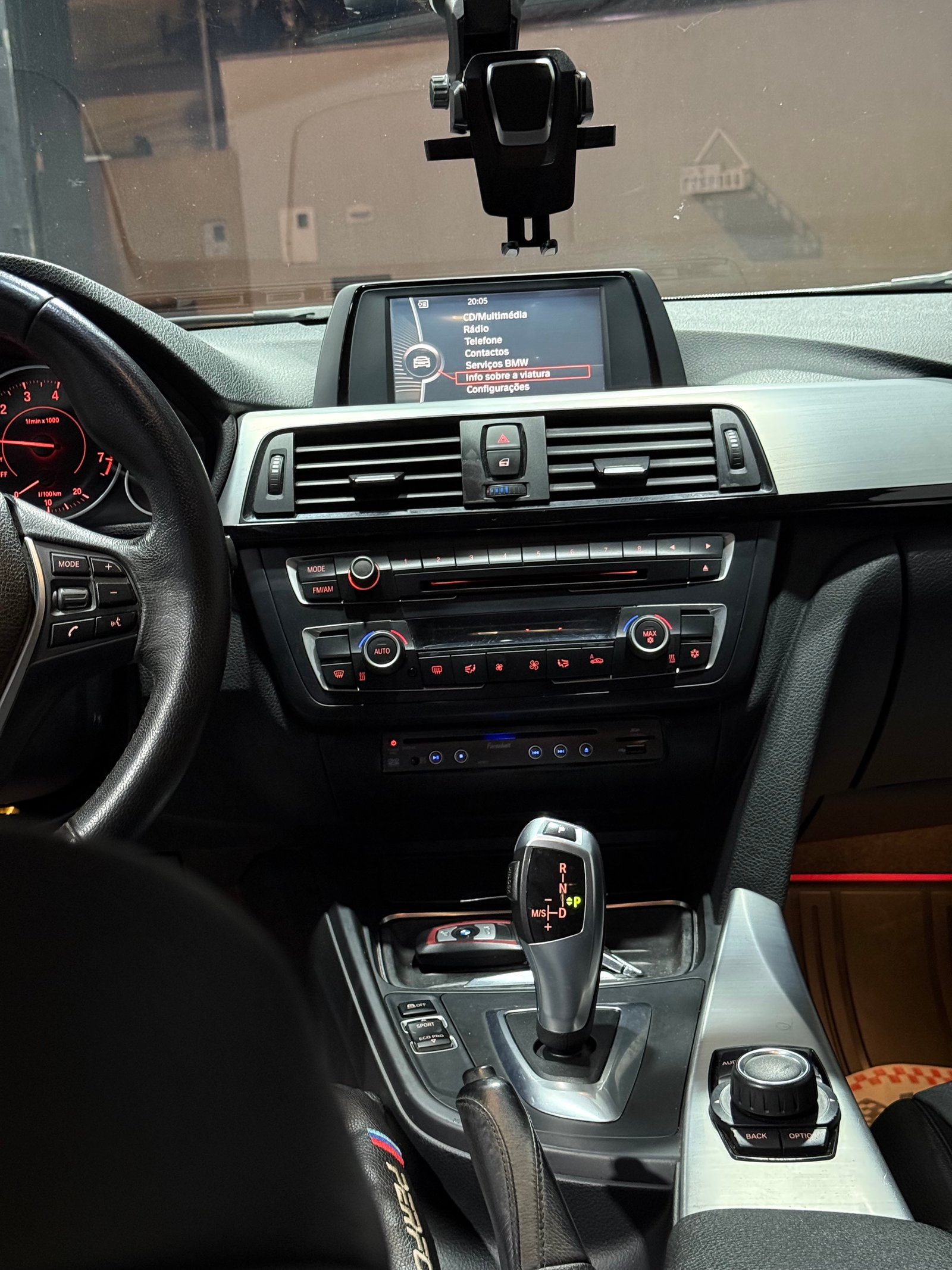 320i SPORT 2.0 TURBO — foto 10