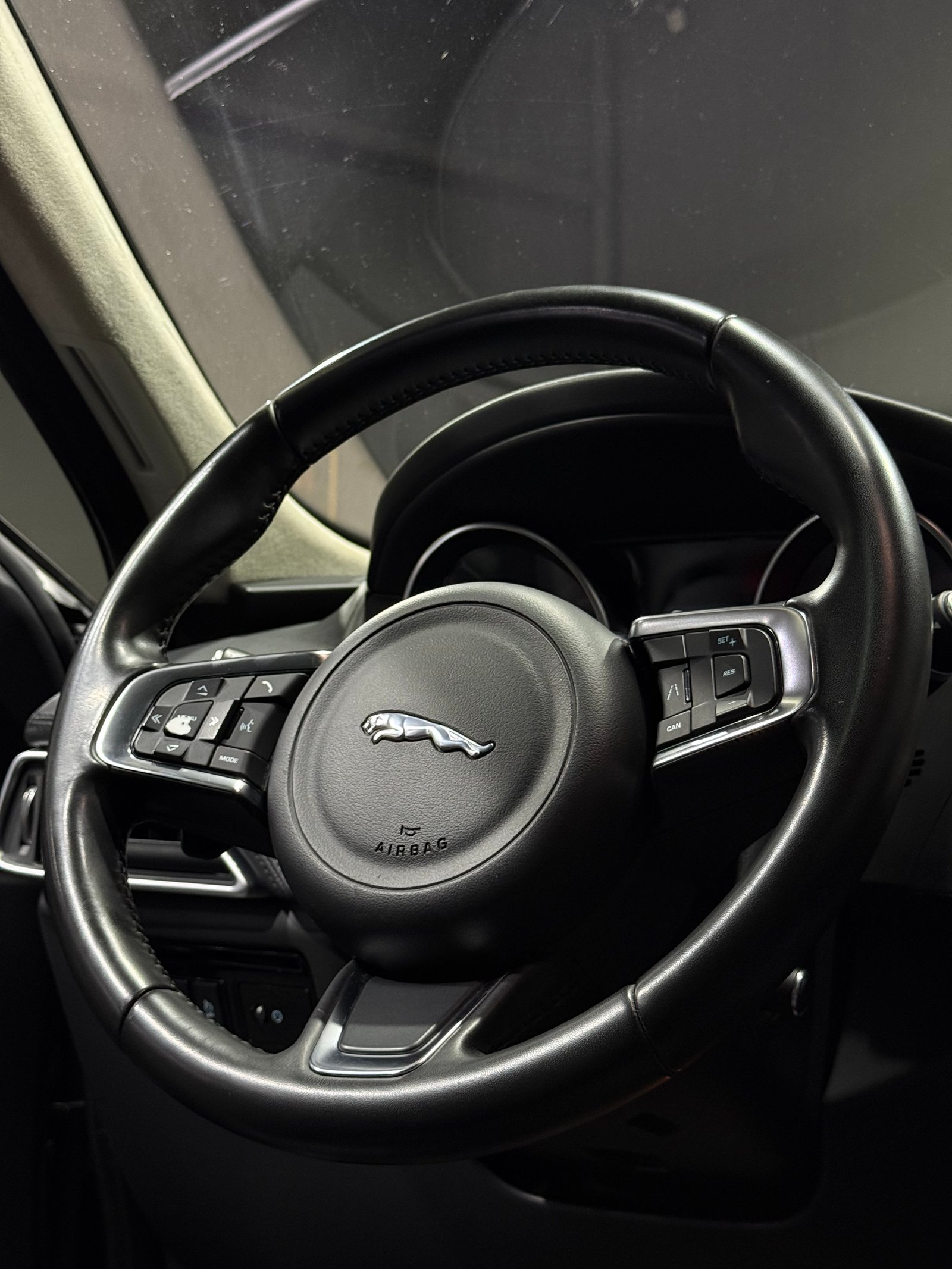 F-PACE PRESTIGE 2.0 TURBO — foto 11