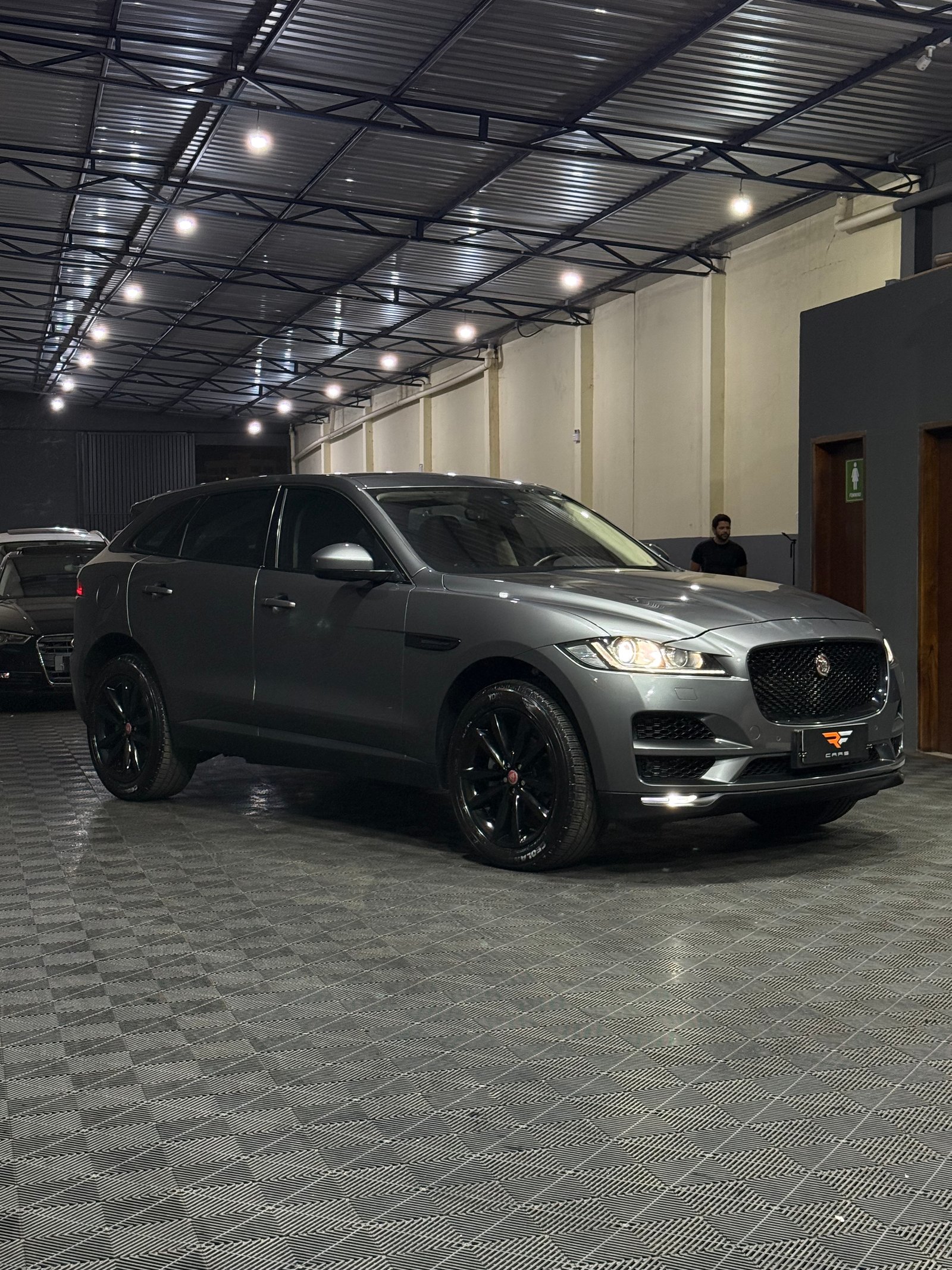 F-PACE PRESTIGE 2.0 TURBO — foto 18