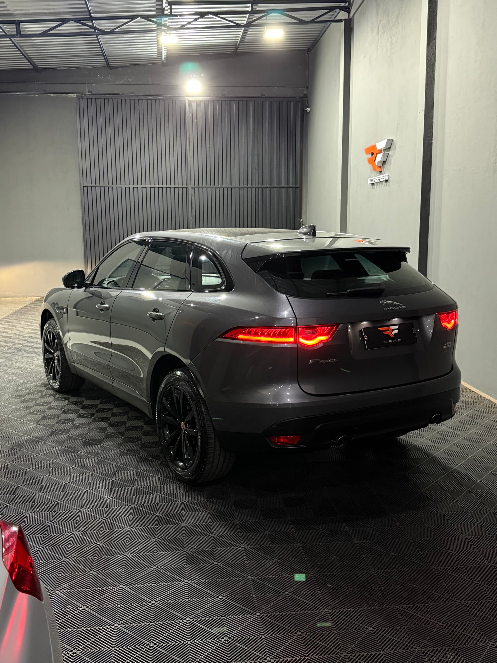 F-PACE PRESTIGE 2.0 TURBO — foto 19